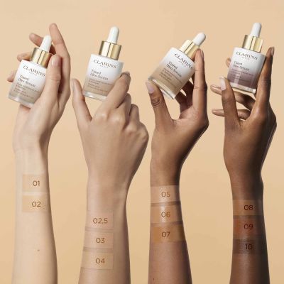 CLARINS Tinted Oleo-Serum Ypač lengvos tekstūros, sveiko žvilgesio suteikianti pudra su serumu