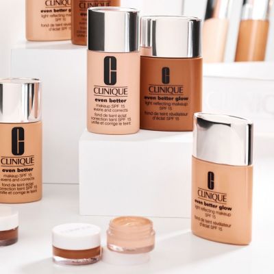 CLINIQUE Even Better SPF 15 Kreminė pudra
