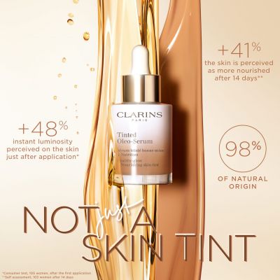 CLARINS Tinted Oleo-Serum Ypač lengvos tekstūros, sveiko žvilgesio suteikianti pudra su serumu