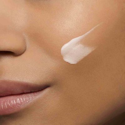 CLARINS Instant Smooth Perfecting Touch Makiažo bazė